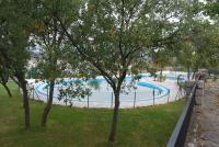 Bazén v ubytování Camping de Cervera de Buitrago nebo v jeho okolí