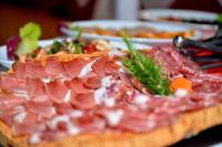 Jídlo v hotelu nebo okolí