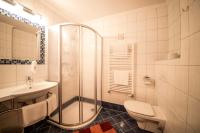 Łazienka w obiekcie Hotel Garni Wolfgang
