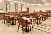 A restaurant or other place to eat at Ramada by Wyndham Yalova