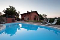 The swimming pool at or close to B&B Castelvecchio