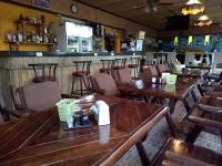 En restaurant eller et andet spisested på Bee Nat Garden Resort