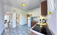 Kuchyňa alebo kuchynka v ubytovaní Apartments CVITA Holiday