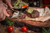 Jídlo v hotelu nebo okolí