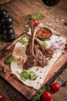 Jídlo v hotelu nebo okolí