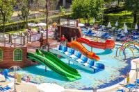 Bazén v ubytování Hotel Laguna Park & Aqua Club - All Inclusive nebo v jeho okolí
