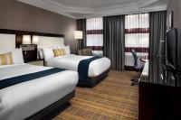 Hotel AKA Back Bayにあるベッド