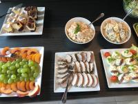 Jedlo v ubytovaní bed & breakfast alebo blízkom okolí