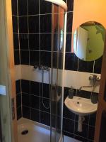 A bathroom at Privat Greta