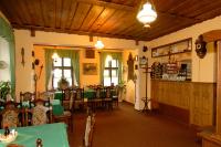 Lounge nebo bar v ubytování Penzion na Čertovce
