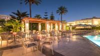 Bazén v ubytovaní Horizon Beach Resort alebo v jeho blízkosti