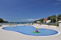 Der Swimmingpool an oder in der Nähe von Maistra Select Petalon Resort