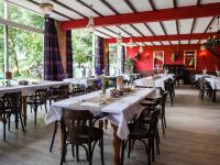 Restaurace v ubytování Hotel and Restaurant van Saaze