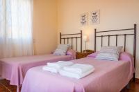 Postel nebo postele na pokoji v ubytování Villa Karina Nerja