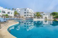 Bazén v ubytování White Sands Beach Club nebo v jeho okolí