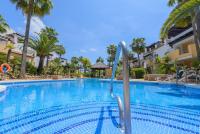 The swimming pool at or close to Cubo's Beach & Golf Marbella