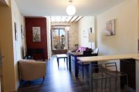 A seating area at Apartamentos Sol de Mayo