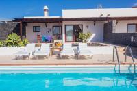 The swimming pool at or close to Eslanzarote Villa Caracola, Super Wifi, Sat tv