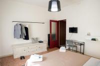 Telewizja i/lub zestaw kina domowego w obiekcie veronaeasyapartments