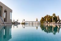Bazén v ubytování Argo Apartments Rethymno nebo v jeho okolí