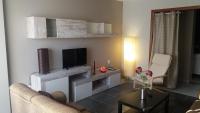 TV a/nebo společenská místnost v ubytování 2V LUXURY APARTMENT NEAR BEACH