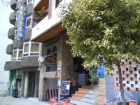 The building in which a vendégházakat is located