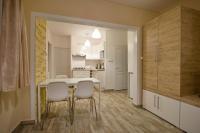 Kuchyňa alebo kuchynka v ubytovaní Panoráma City Apartman
