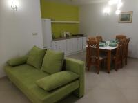 Kuchyňa alebo kuchynka v ubytovaní Apartamenty w Gorach Stolowych