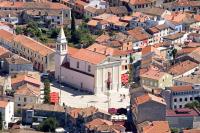 Výhľad na mesto Poreč alebo výhľad na mesto priamo z apartmánu