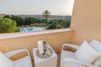 Bazén v ubytovaní Hotel Villa Calandrino alebo v jeho blízkosti