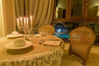Bazén v ubytovaní Hotel Villa Calandrino alebo v jeho blízkosti