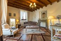 Posedenie v ubytovaní Hotel Villa Calandrino