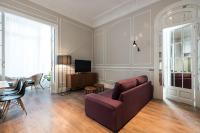 Televízia a/alebo spoločenská miestnosť v ubytovaní Rental Apartment Barcelona