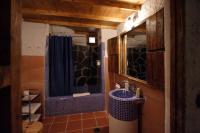 Koupelna v ubytování Casas Cueva y Cortijo La Tala en Guadix