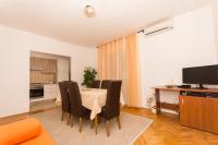 Kuchyň nebo kuchyňský kout v ubytování Apartmani Gaube