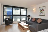 Modern & Peaceful Flat 2 Mins to Tube