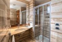 Koupelna v ubytování Hotel Tritone