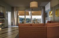 Posedenie v ubytovaní Virgo - Loft with Spectacular View to Acropolis