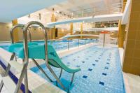 Bazén v ubytování Hotel VZ Bedřichov nebo v jeho okolí