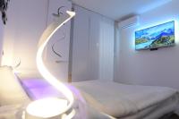 Posteľ alebo postele v izbe v ubytovaní Apartment Wave -Luxury massage chair-Infrared Sauna, Parking with video surveillance, Entry with PIN 0 - 24h, FREE CANCELLATION 24 hours before Check In