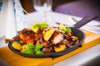 Jídlo v hotelu nebo okolí