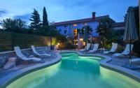Bazén v ubytovaní Holiday Home Ladonja alebo v jeho blízkosti