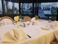 L'Orient Palace Resort and Spaにあるレストランまたは飲食店