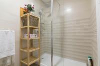 A bathroom at Sun And Chic Malaga