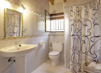 A bathroom at Viviendas Los Olivos - Formentera Break
