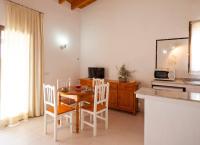 A kitchen or kitchenette at Viviendas Los Olivos - Formentera Break