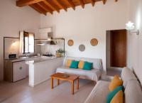 A kitchen or kitchenette at Viviendas Los Olivos - Formentera Break