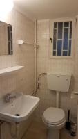 Kúpeľňa v ubytovaní Menta errathens Apartment - Athens Center, 5 BD, 2 BATH
