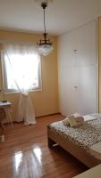 Posteľ alebo postele v izbe v ubytovaní Menta errathens Apartment - Athens Center, 5 BD, 2 BATH