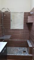 Kúpeľňa v ubytovaní Menta errathens Apartment - Athens Center, 5 BD, 2 BATH
